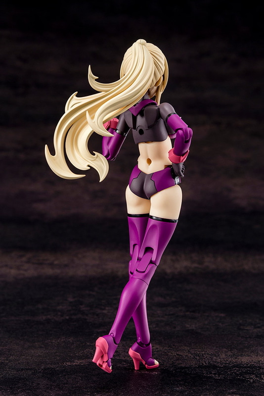 コトブキヤショップ限定特典「スキンカラーパーツ」。パーツを換装することで、上半身の一部を素肌イメージに変更することが可能になる