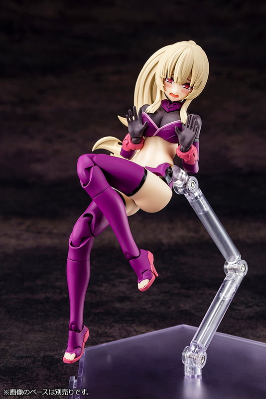 コトブキヤショップ限定特典「スキンカラーパーツ」。パーツを換装することで、上半身の一部を素肌イメージに変更することが可能になる