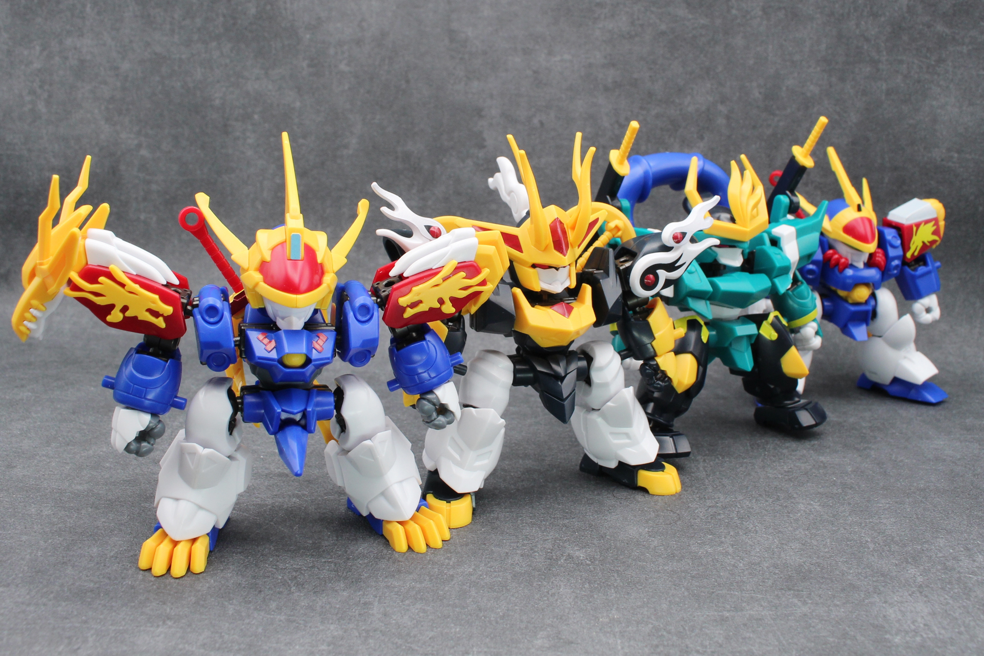 「ブロックロス」のワタルシリーズ第1弾。左から「龍神丸（魔神創造伝ワタル）」、「麒麟丸」、「風神丸」、「龍神丸（魔神英雄伝ワタル）」