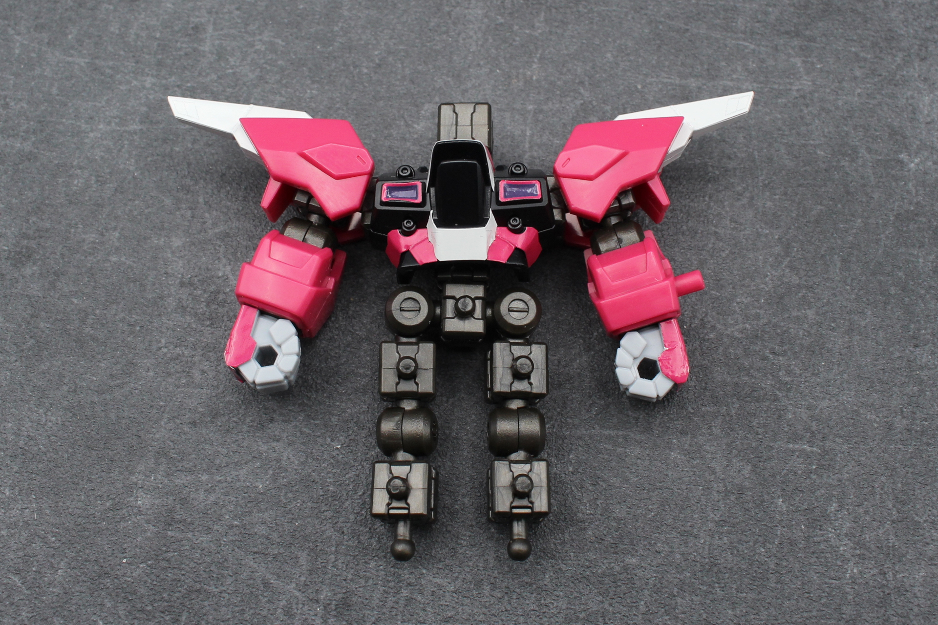 前述の通り、シールが多いので貼り忘れがないよう説明書をよく見よう