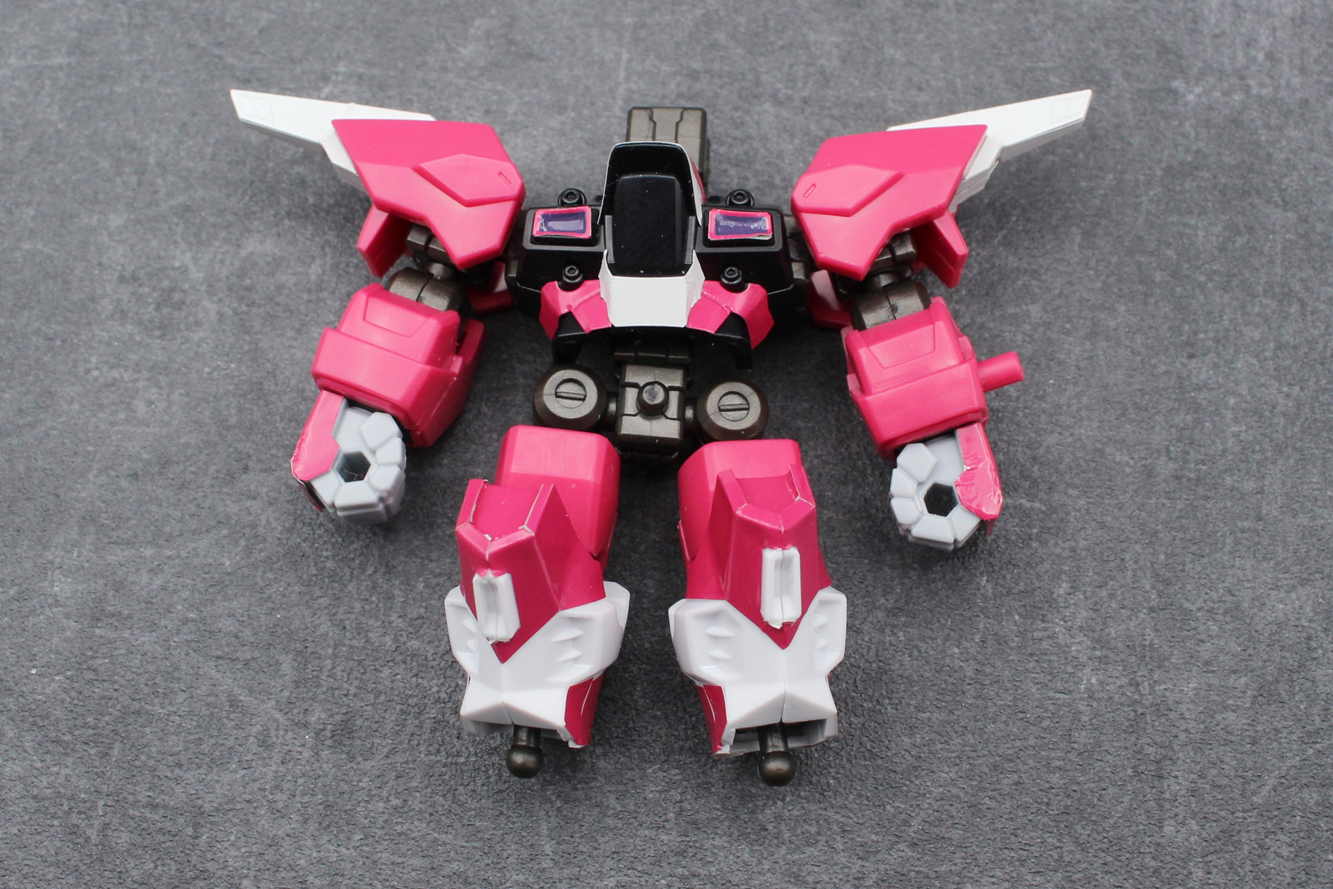 前述の通り、シールが多いので貼り忘れがないよう説明書をよく見よう