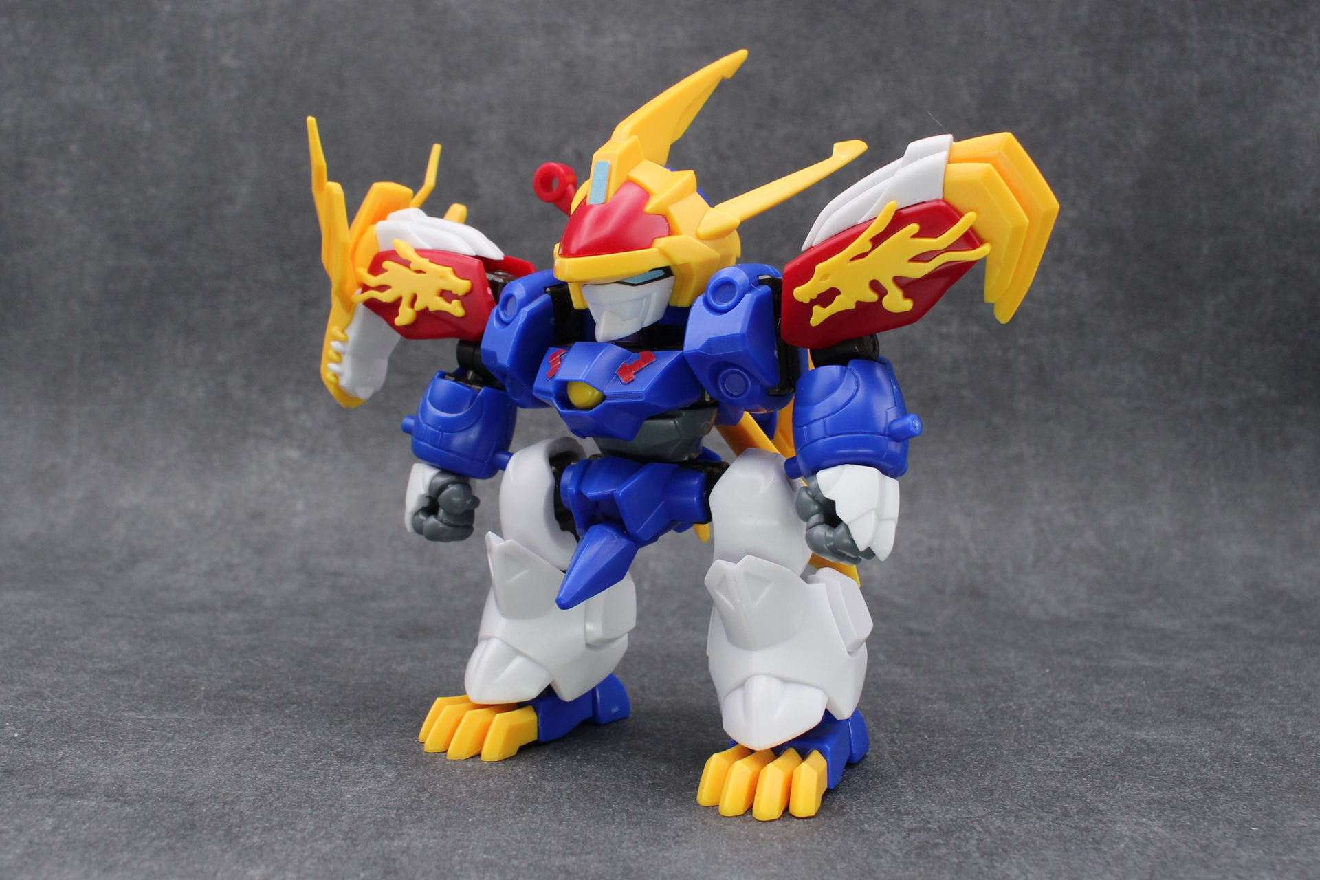 頭部を取り付けて「龍神丸（魔神創造伝ワタル）」の完成。プロポーションはかなりいい