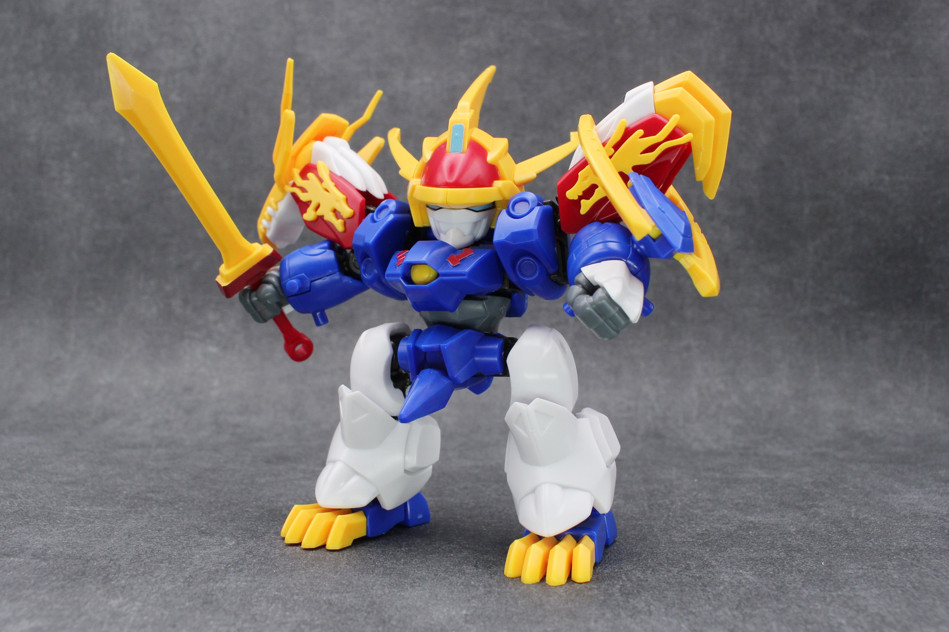 登龍剣は手に、龍の弓は手首のジョイントに装備が可能だ