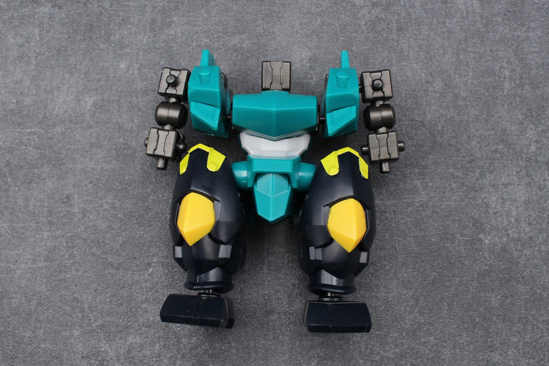 メカニカルな直線構成のパーツが多い風神丸