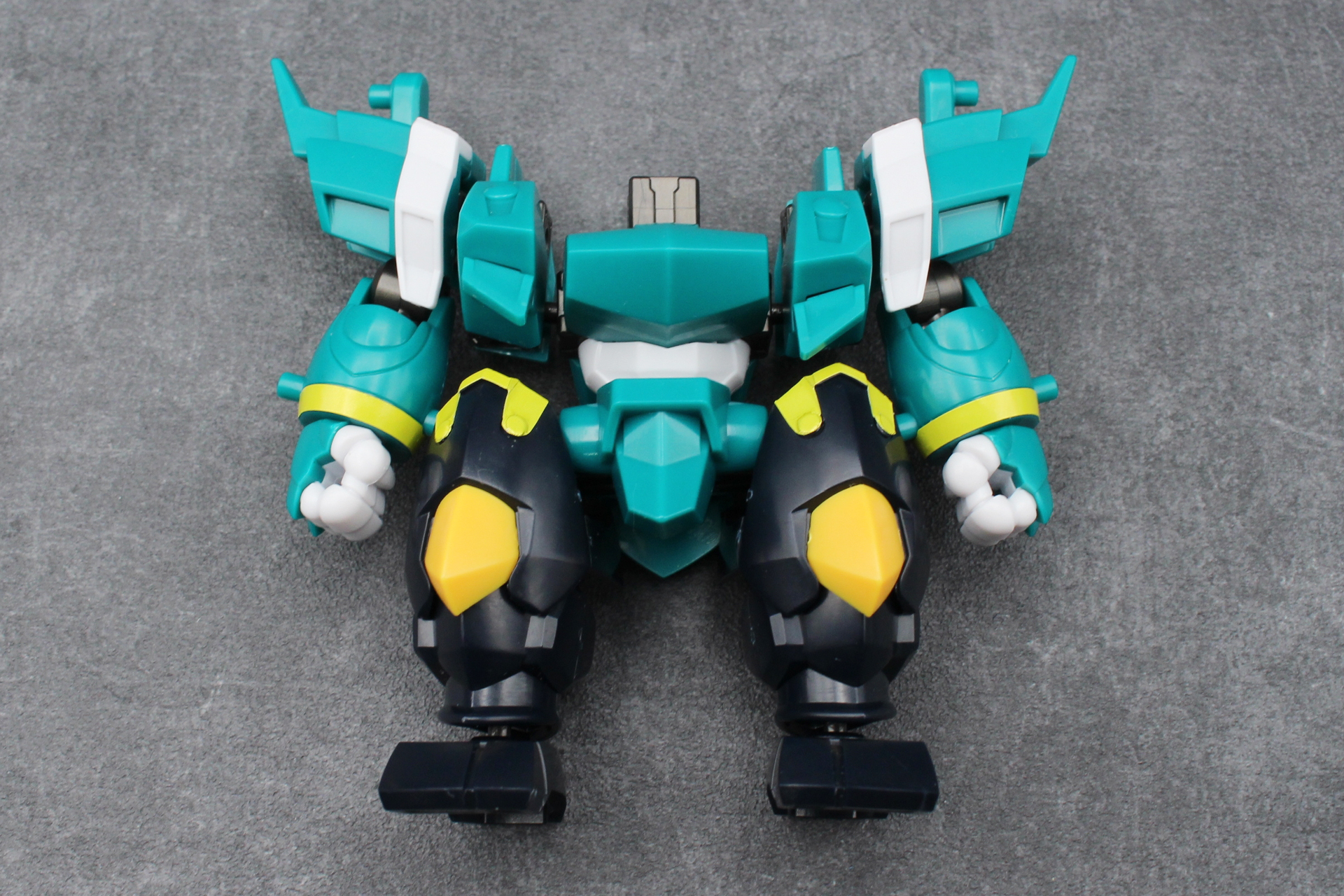 メカニカルな直線構成のパーツが多い風神丸