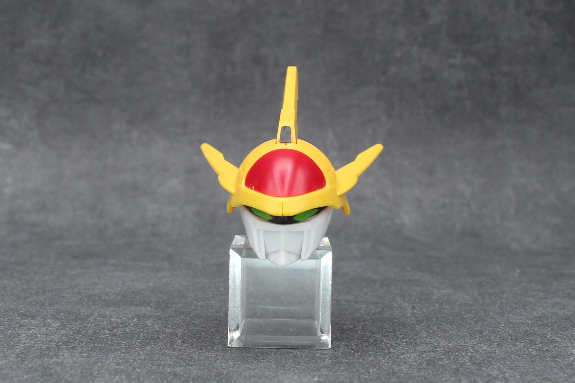 頭部は創造伝の「龍神丸」と同じ9パーツの構成