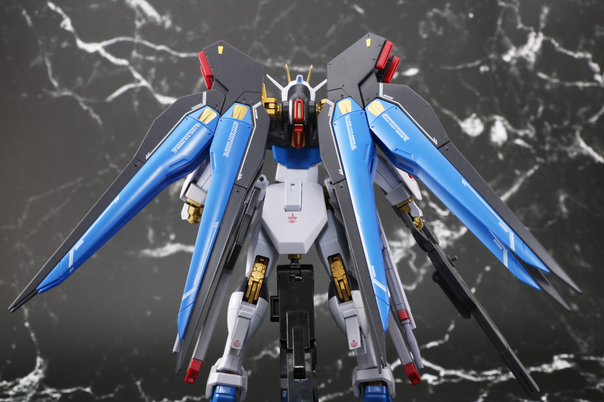 バックパックの翼展開