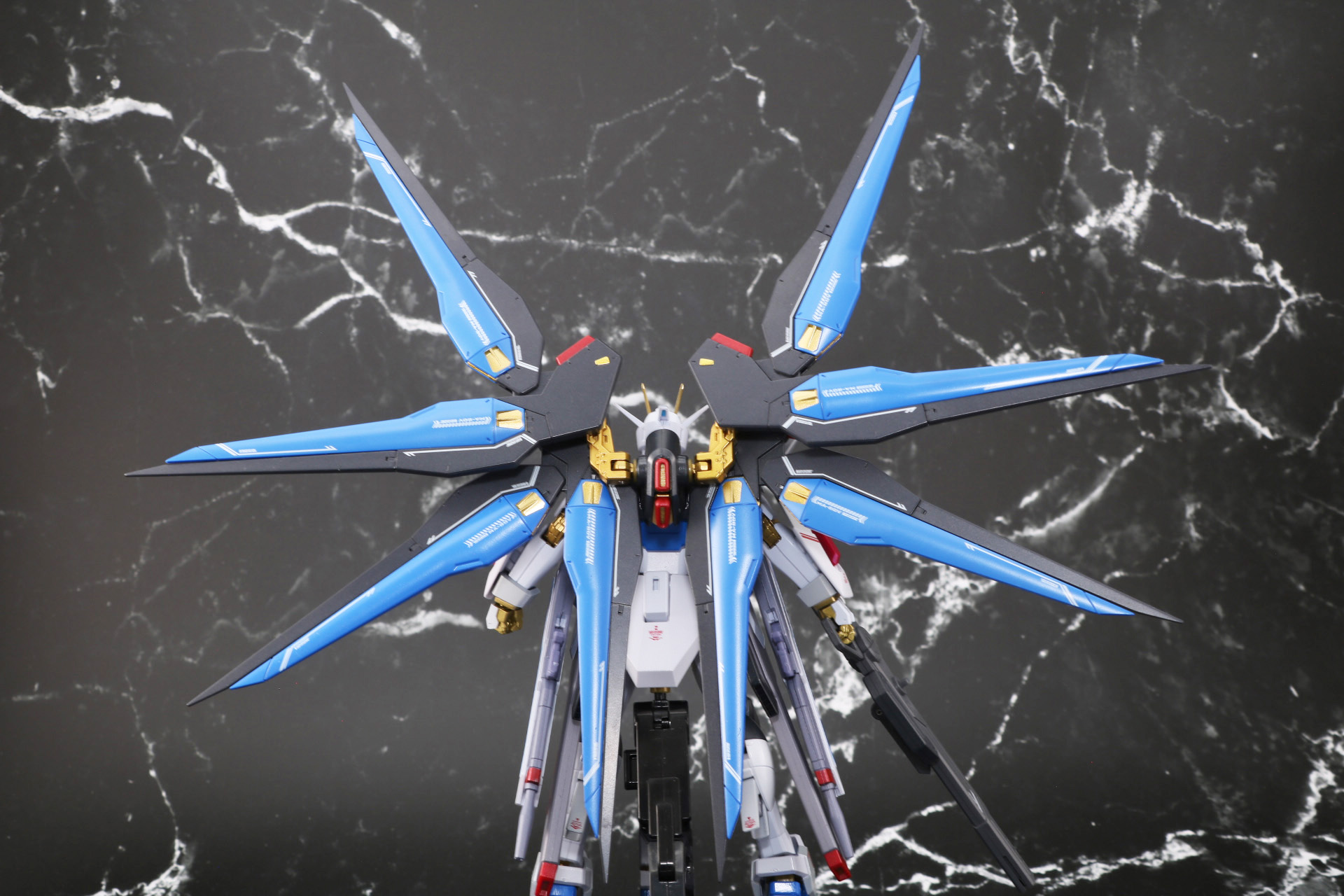 バックパックの翼展開