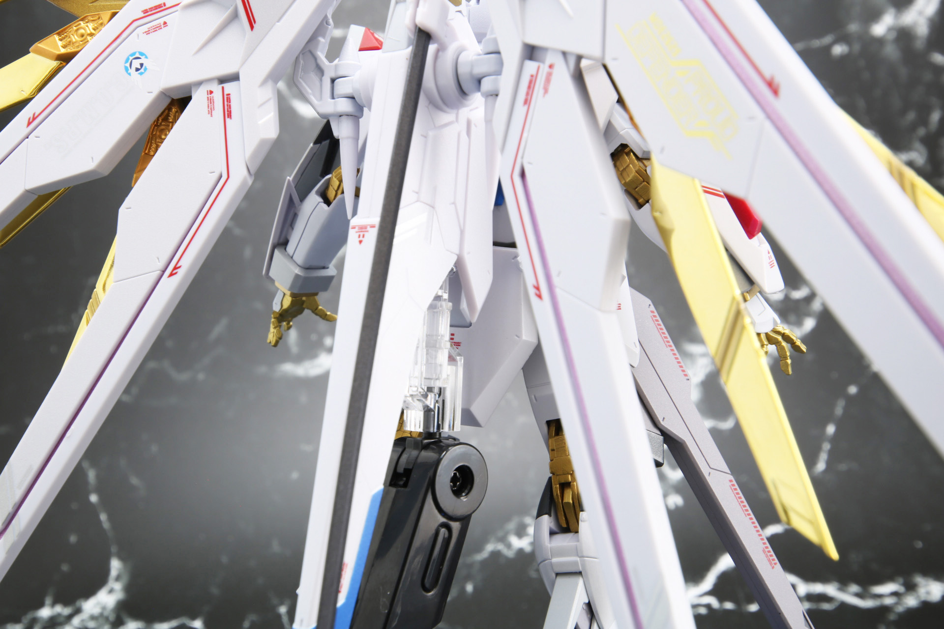 ジョイントパーツ基部にエフェクトパーツを取り付ける