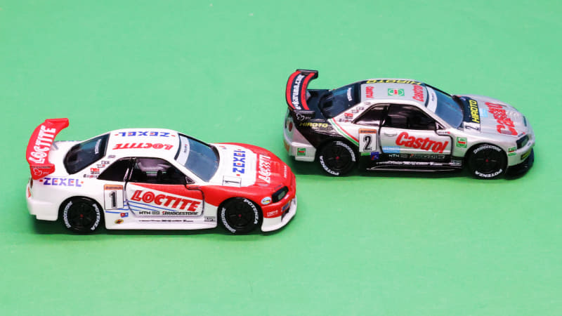 リア：GT-R伝統の丸型4灯のリアランプ！