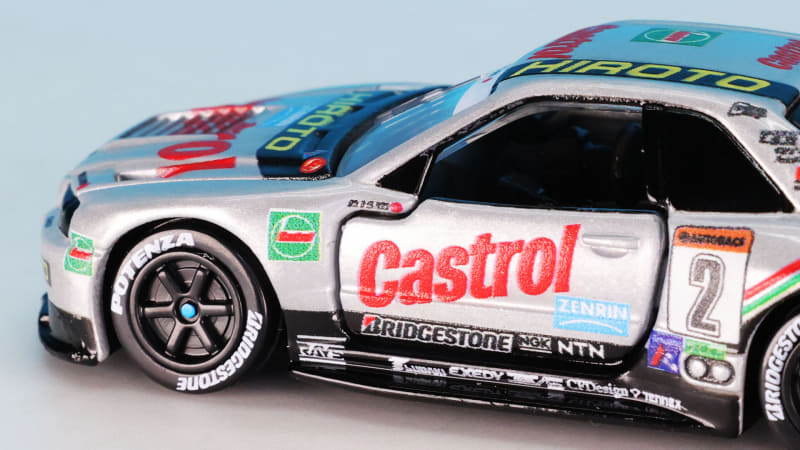 銀と黒でコントラストもはっきりしますね！