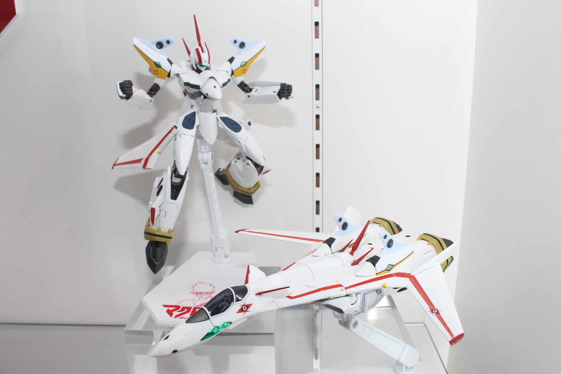 「HI-METAL R VF-19P エクスカリバー（惑星ゾラ パトロール隊仕様）」。9月発送予定。価格は16,500円。プレミアムバンダイ販売商品