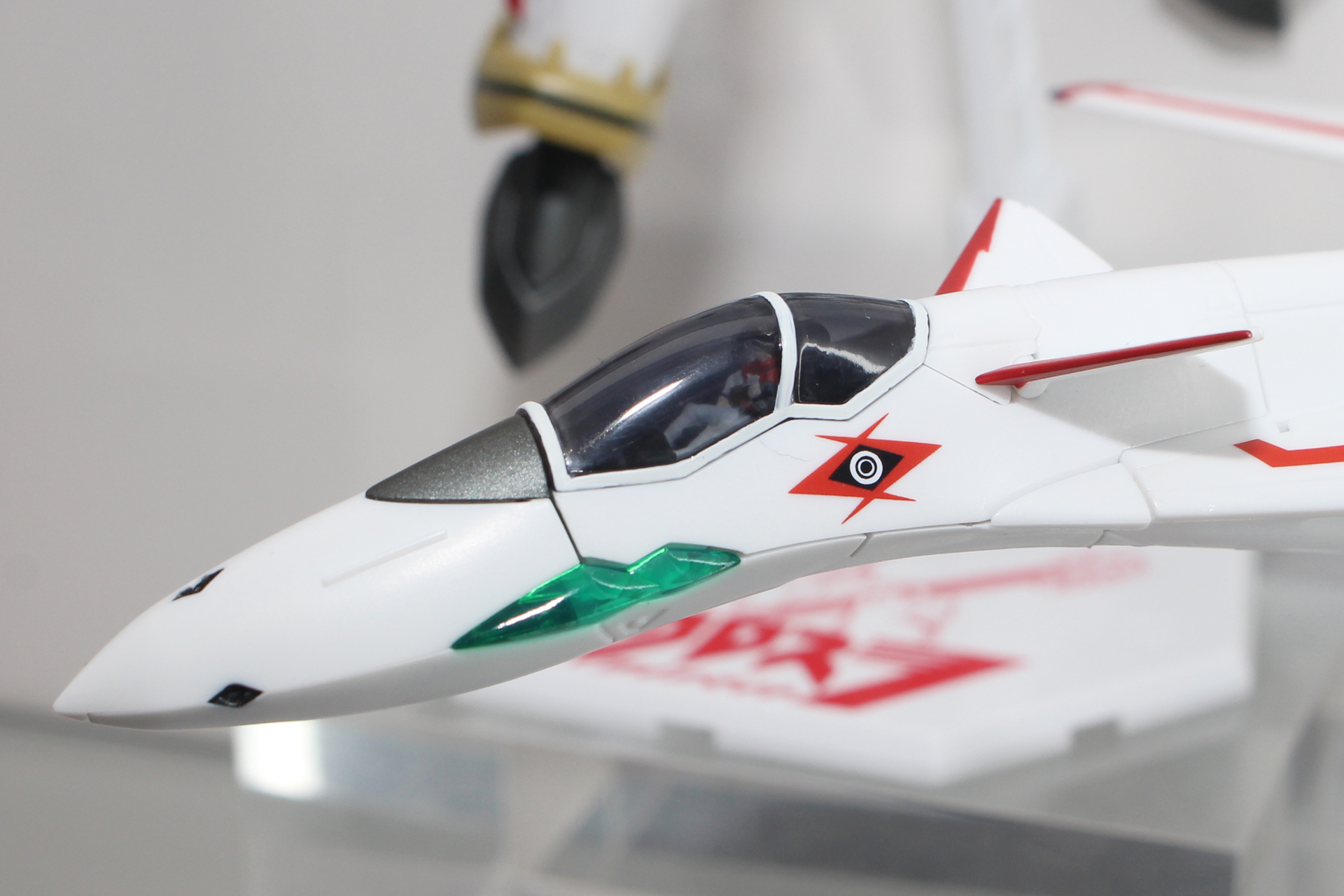 コクピットにはバサラの姿が