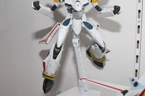 バサラが銀河クジラに歌を聴かせた機体が立体化！ 「HI-METAL R VF-19P