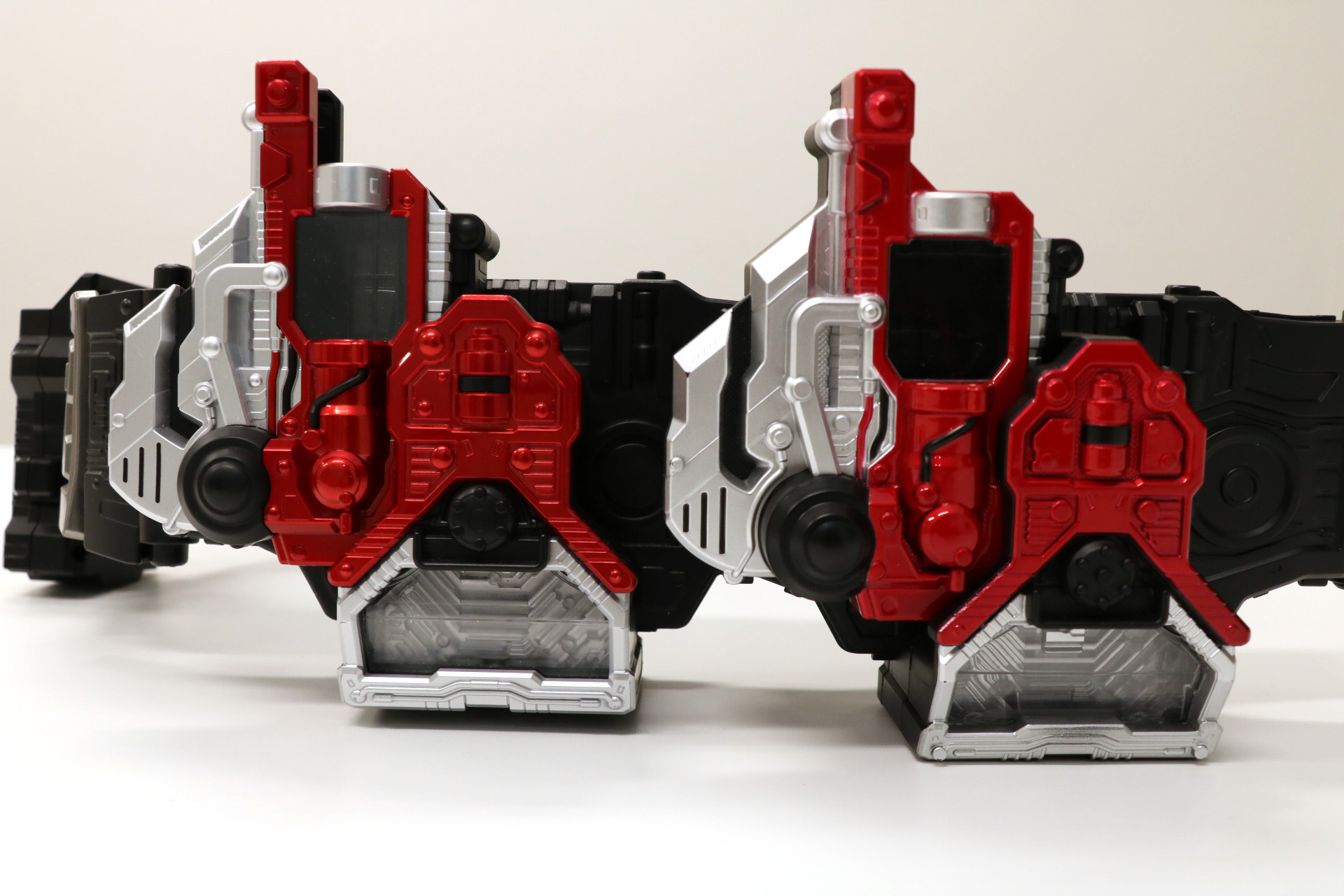 「CSMロストドライバーver.2」（左）と「CSMロストドライバーver.1.5」（右）比較<br />※画像は試作品を使用しています