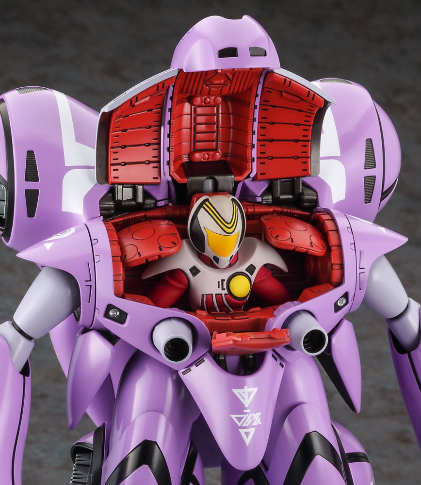 上半身の前から見える部分のみをパーツ化+ヘルメットのシールドを下げた状態