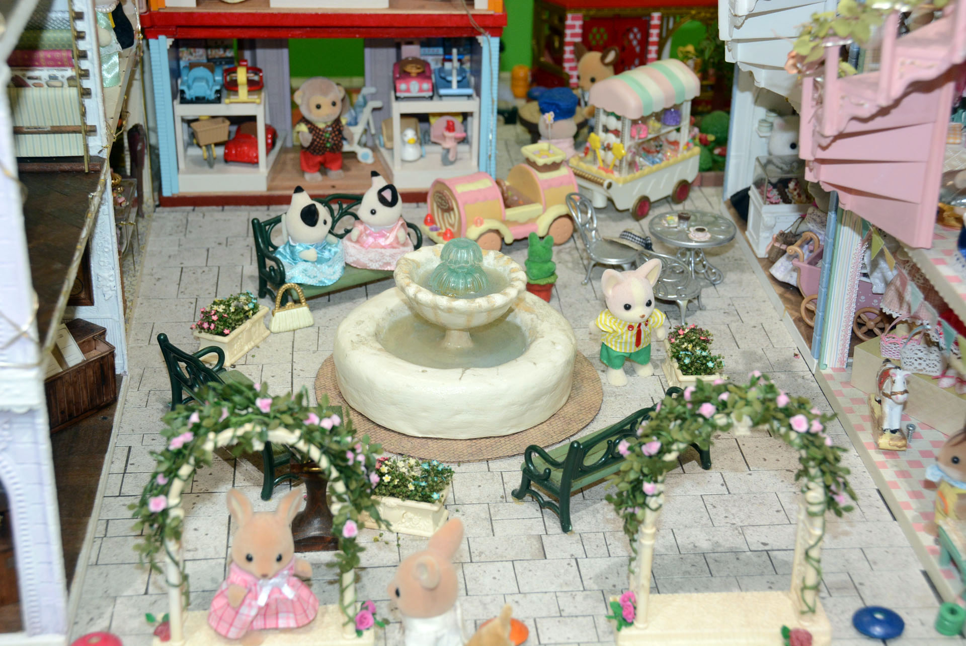 こちらは建物をテーマにした大型ジオラマ