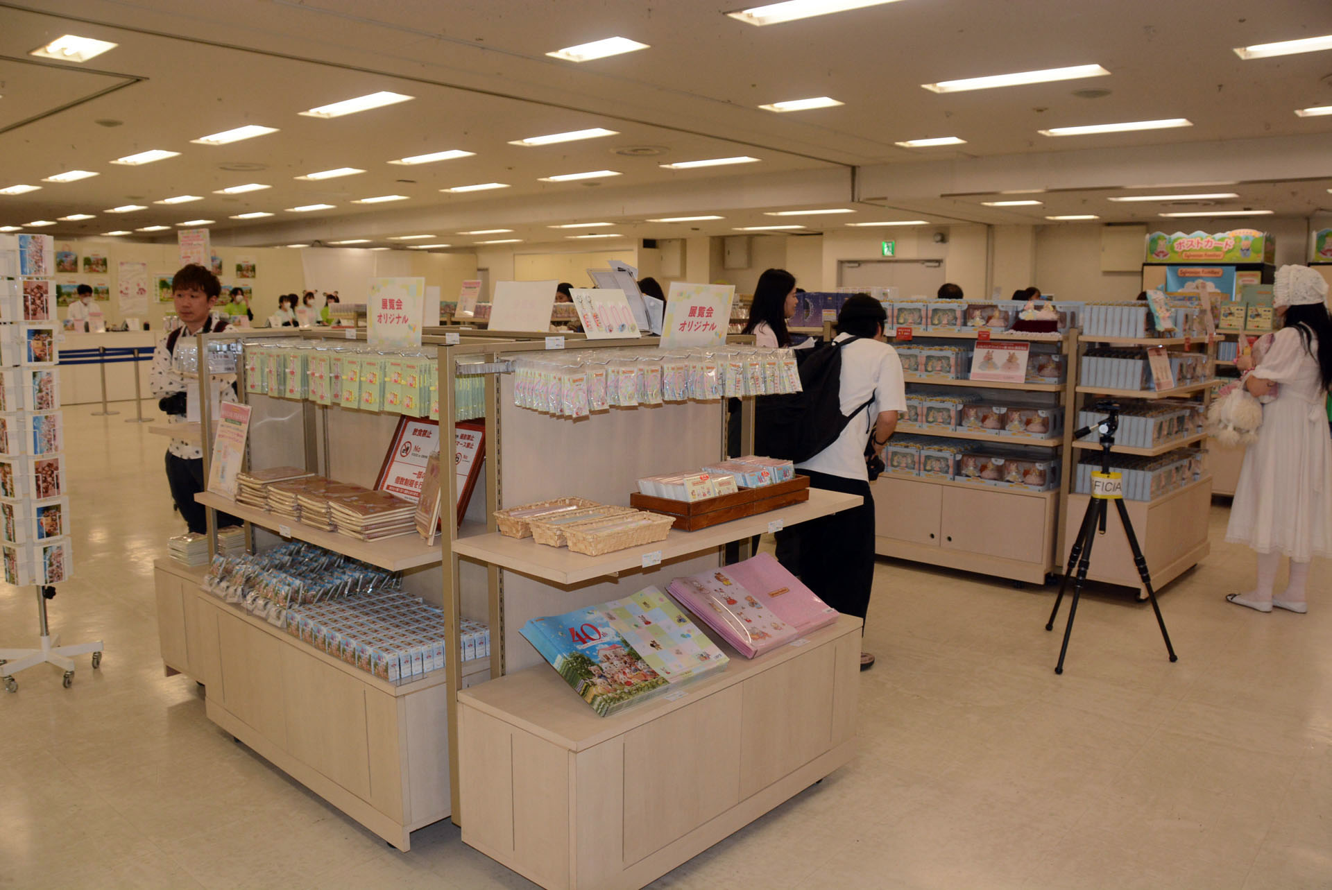 多彩な物販コーナー