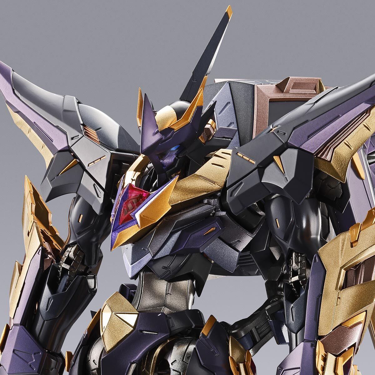 「METAL BUILD DRAGON SCALE ランスロット・アルビオンゼロ」もカッコイイ