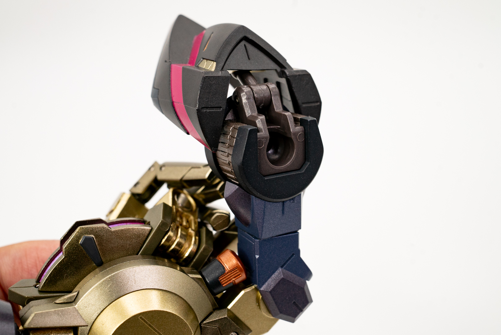 肩の多重関節も行動範囲を拡げるポイント