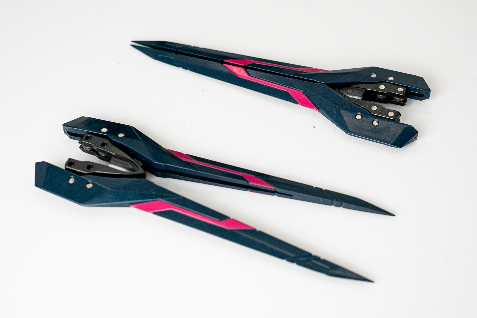 「飛燕爪牙」はこのリベット表現が素敵