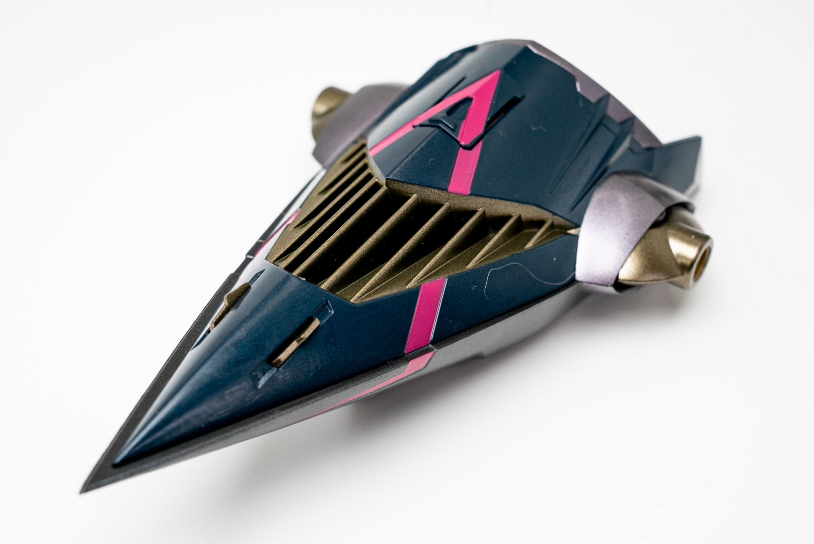 バックパックの裏側にはスリットがある