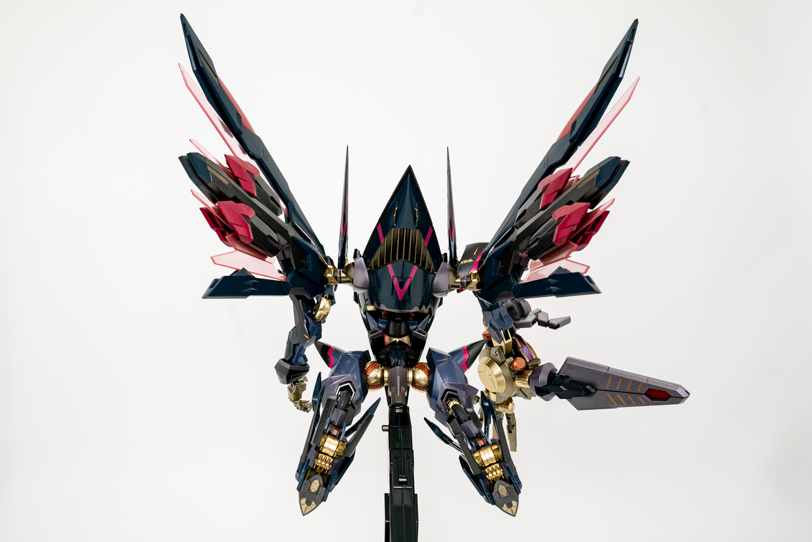 「鞠熾天」が先頭で闘えば、後続は安心できる……と思わせる後ろ姿