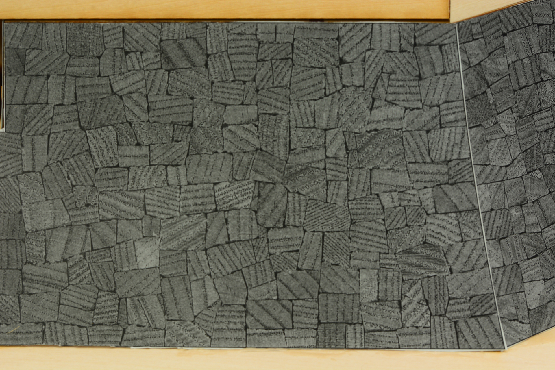 石垣台紙を取り付けていく