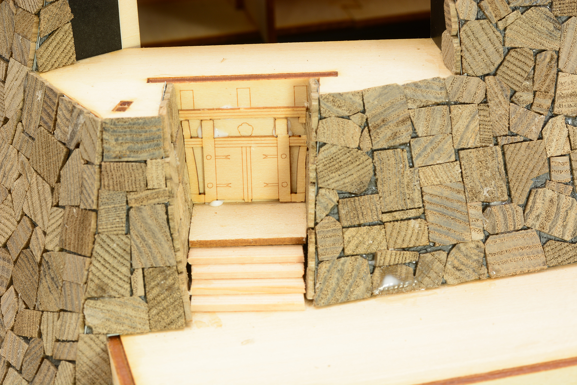 石垣をつけてから、門を組み立てる