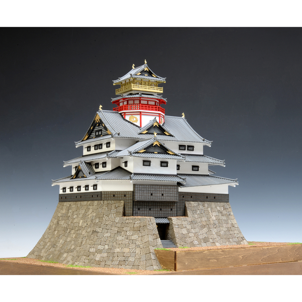 今回筆者は未塗装で完成としたが、塗装することで安土城の豪華な雰囲気にさらに近づける