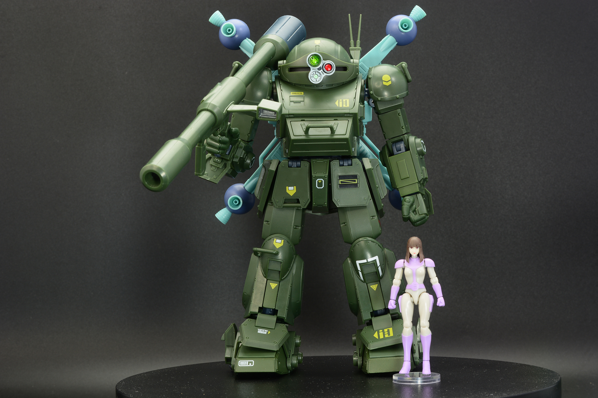 「HI-METAL R スコープドッグ（宇宙戦仕様）」ではヒロイン・フィアナのフィギュアが同梱されており、遊びの幅が広がる