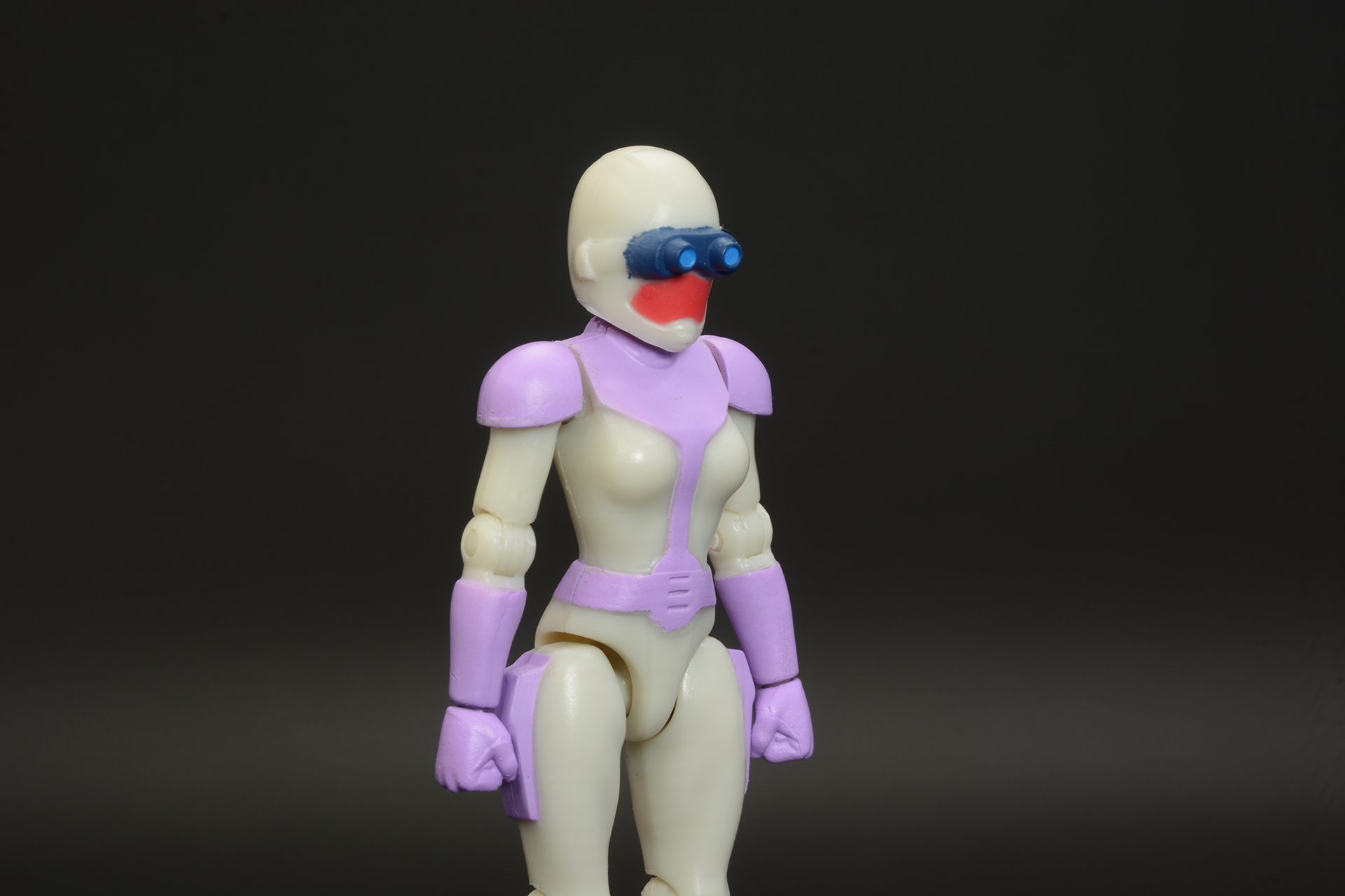 ヘルメットを装備した頭部