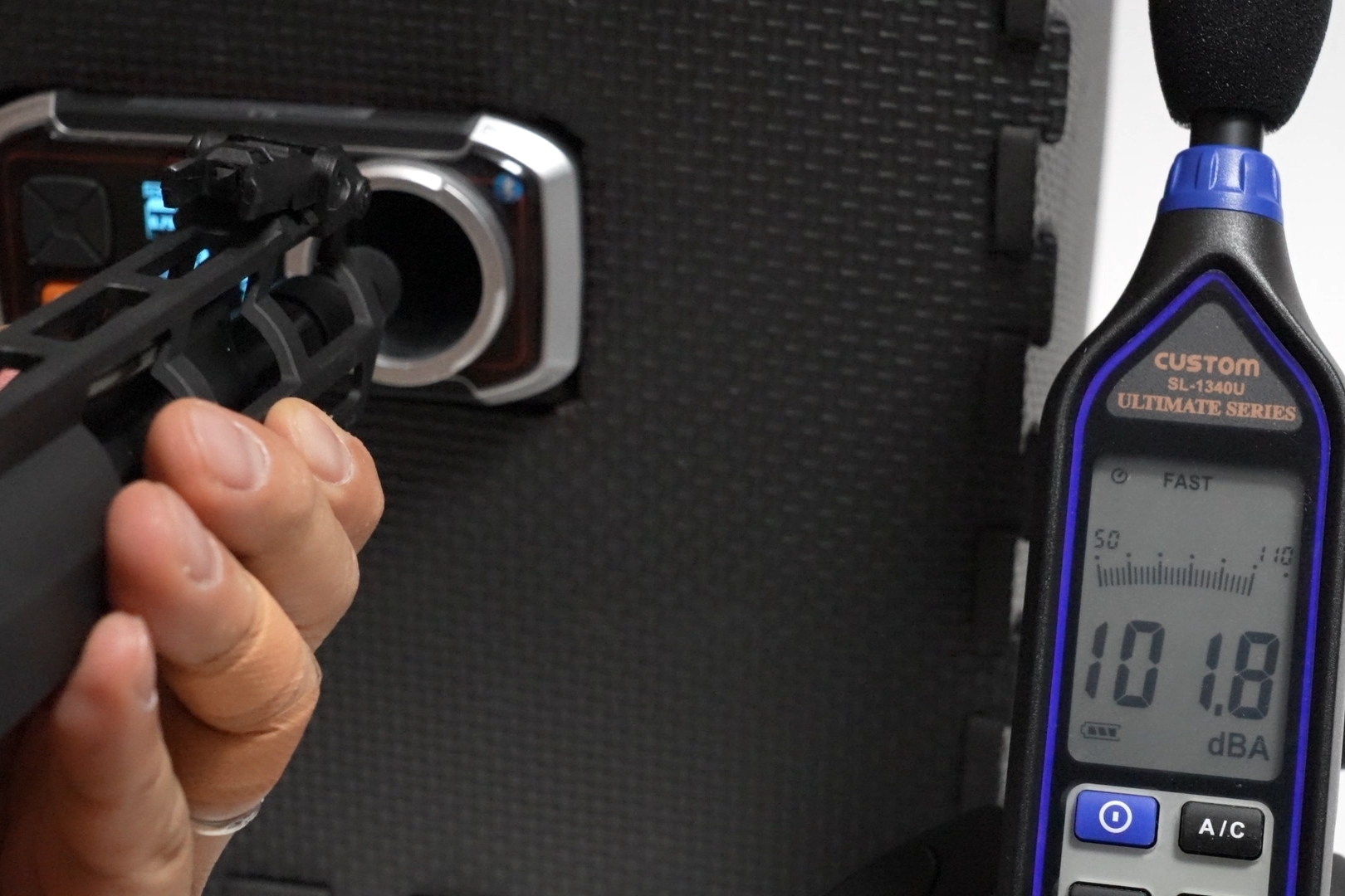 フルオート時で最大101.8dBA