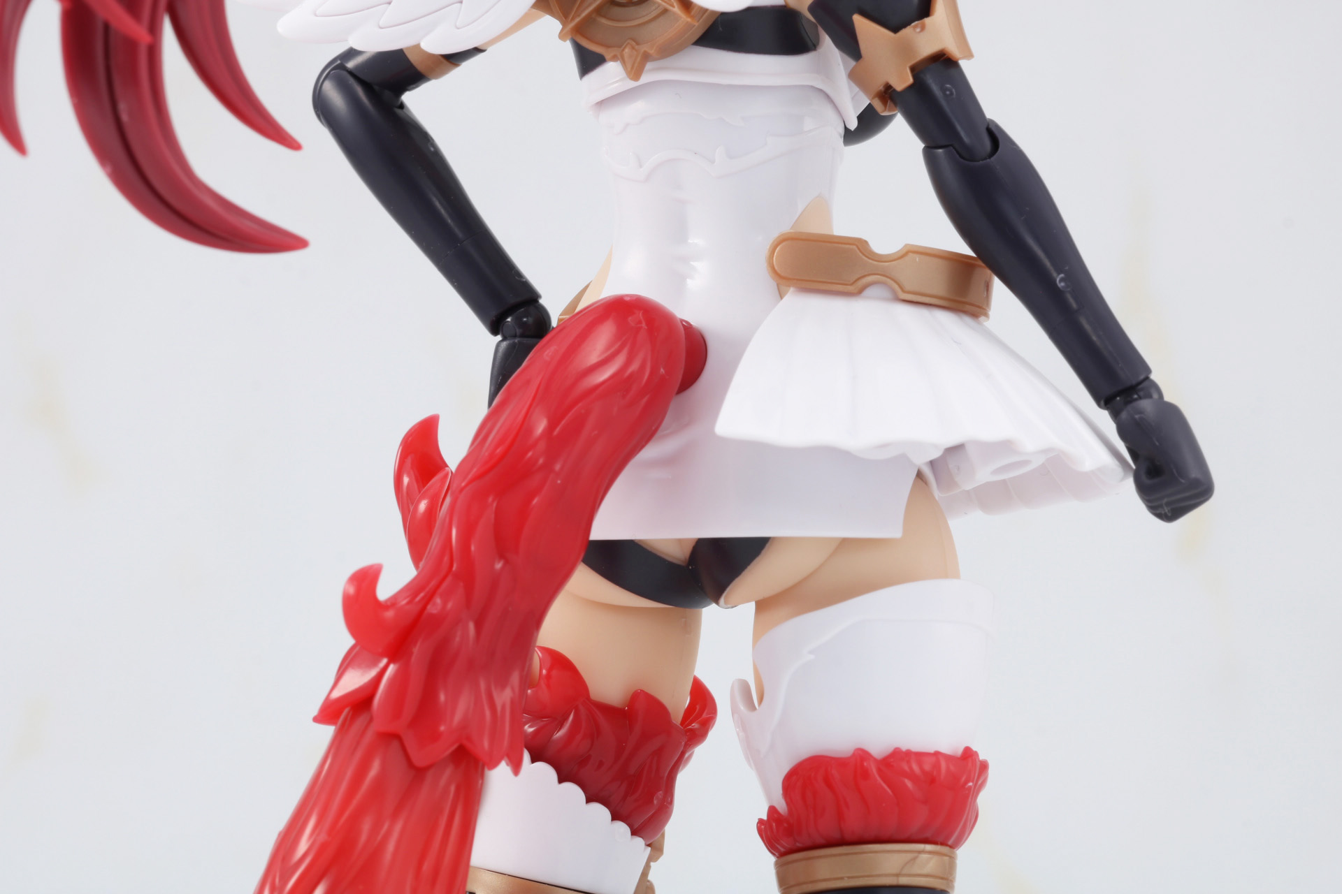 尻尾は腰のジョイントに接続