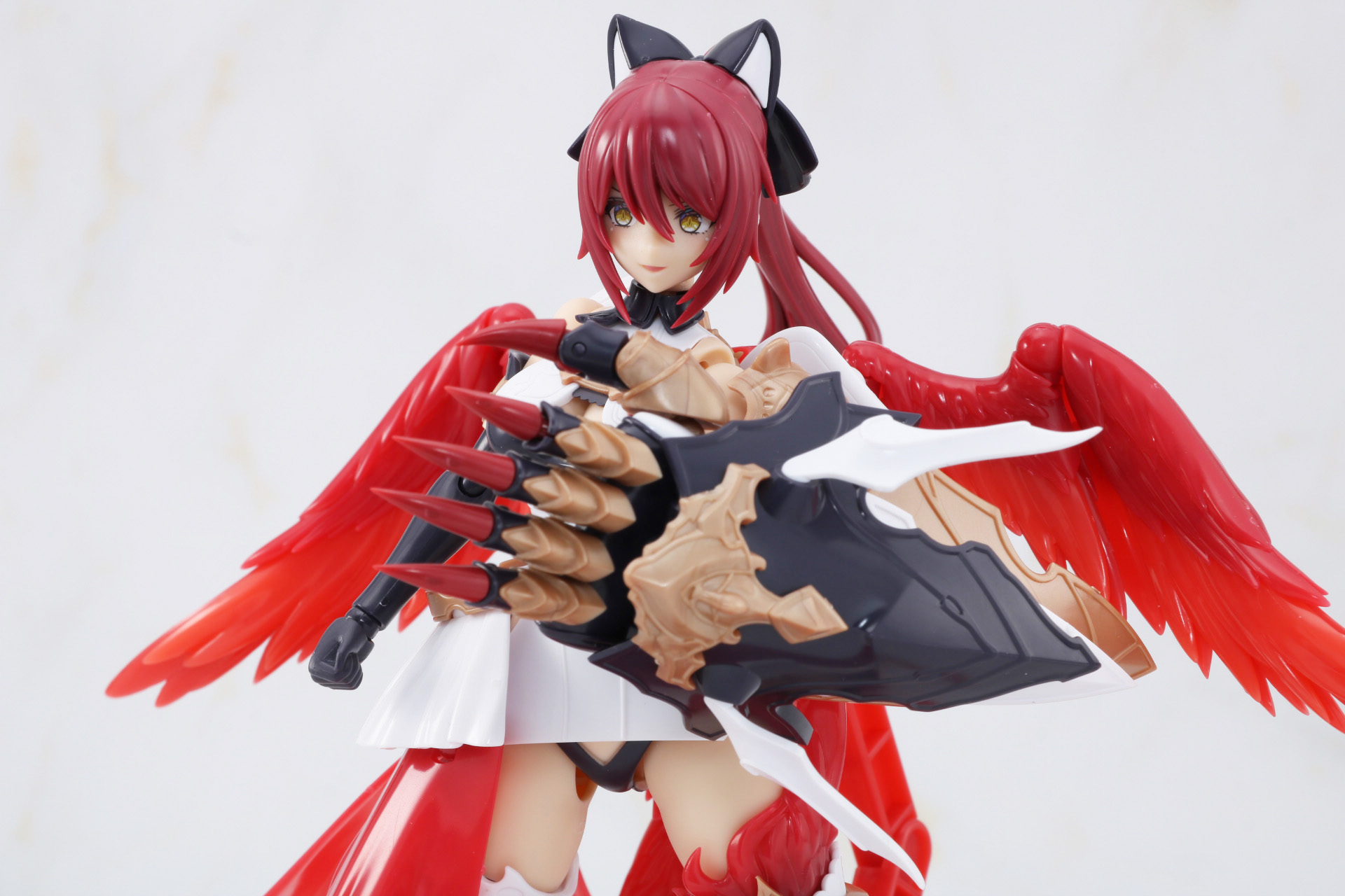 パーツの組み替えで親指の配置を変え、左手にすることもできる