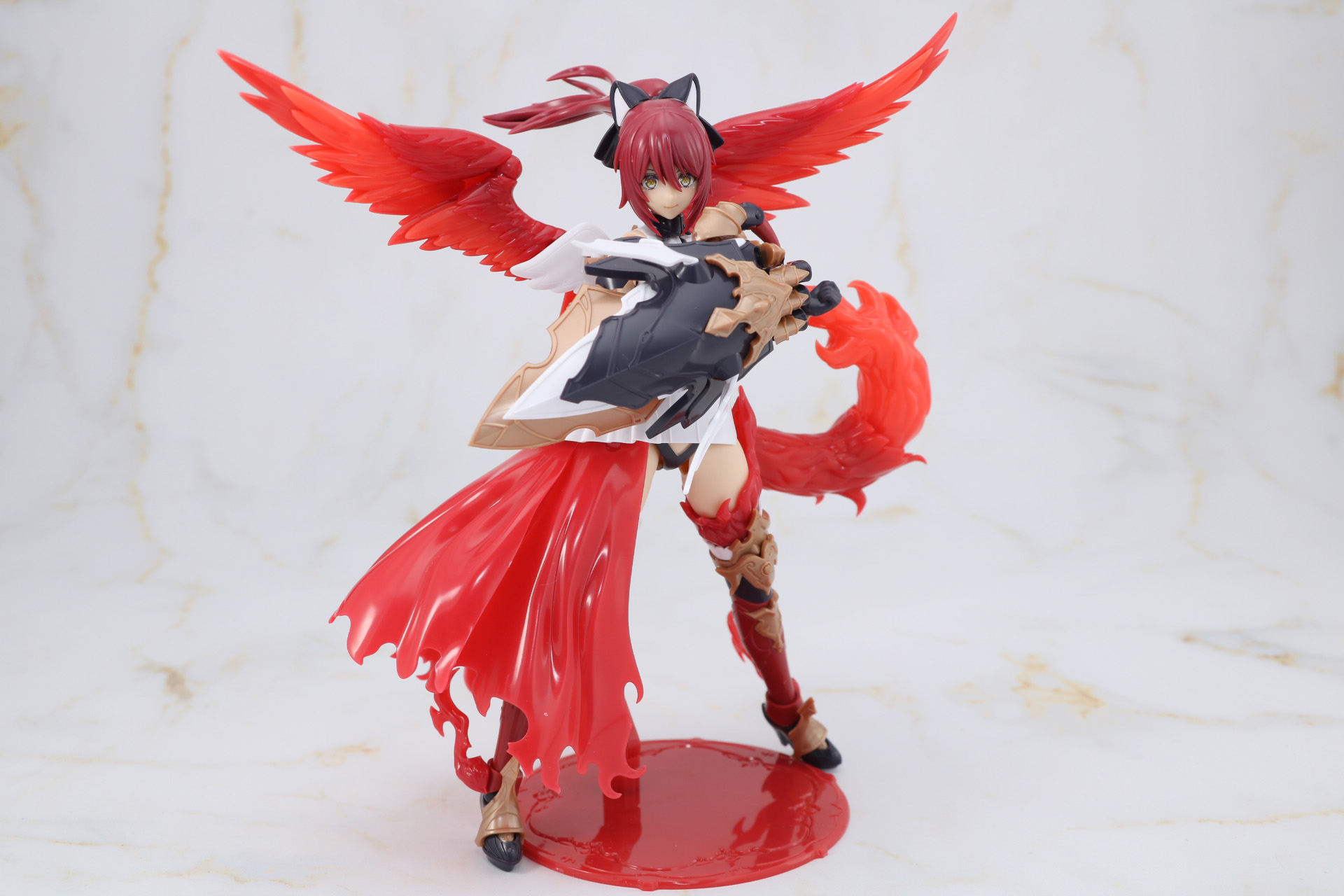 「覇龍装・撃」を構えれば、巨大な盾のよう