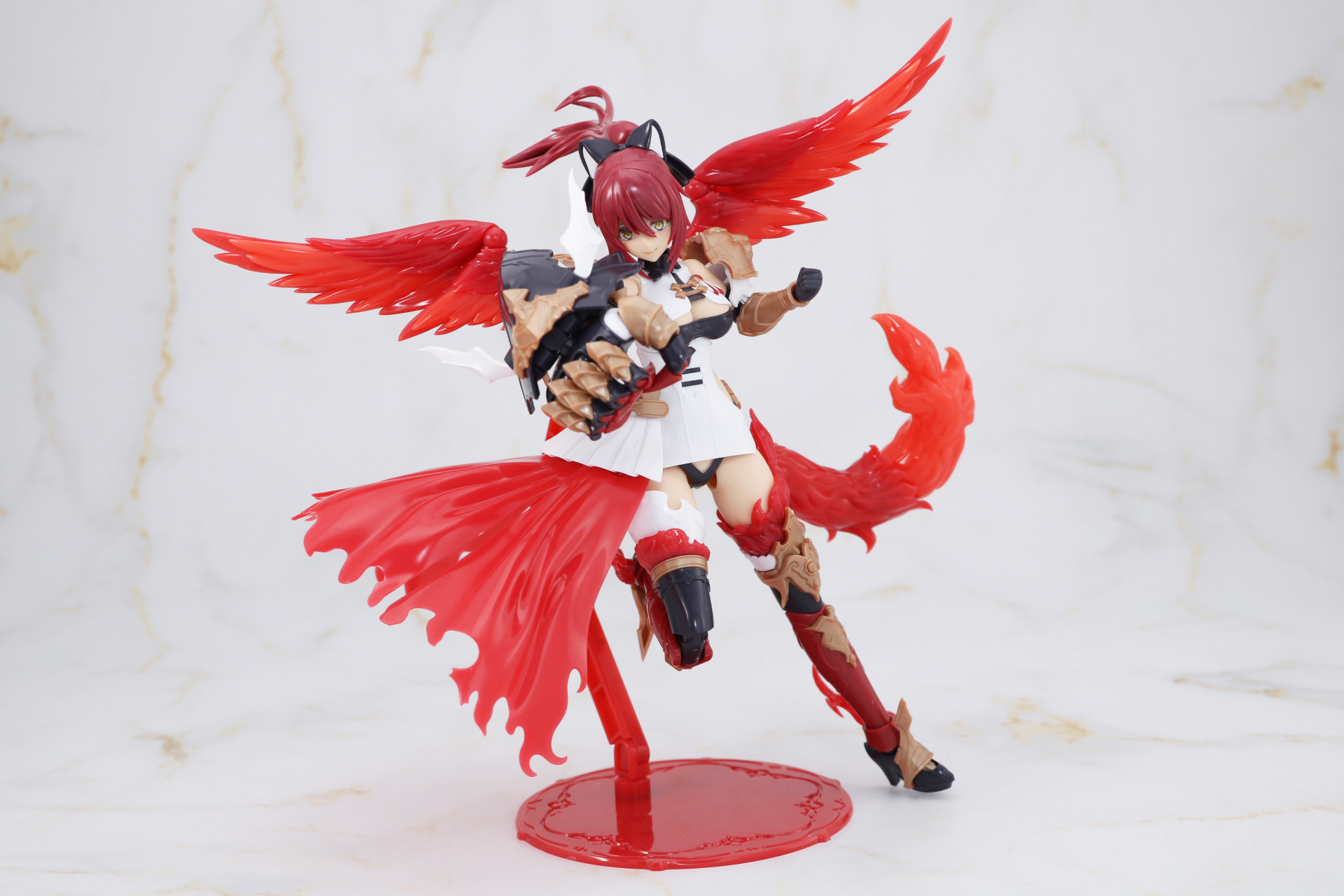 巨大な拳で相手を粉砕