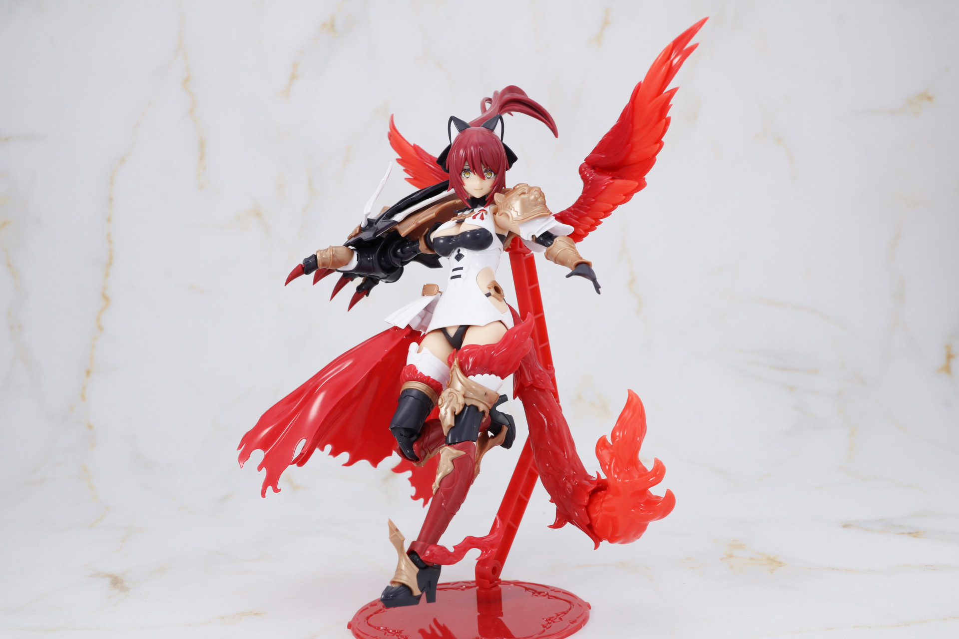 翼を広げて降り立つ