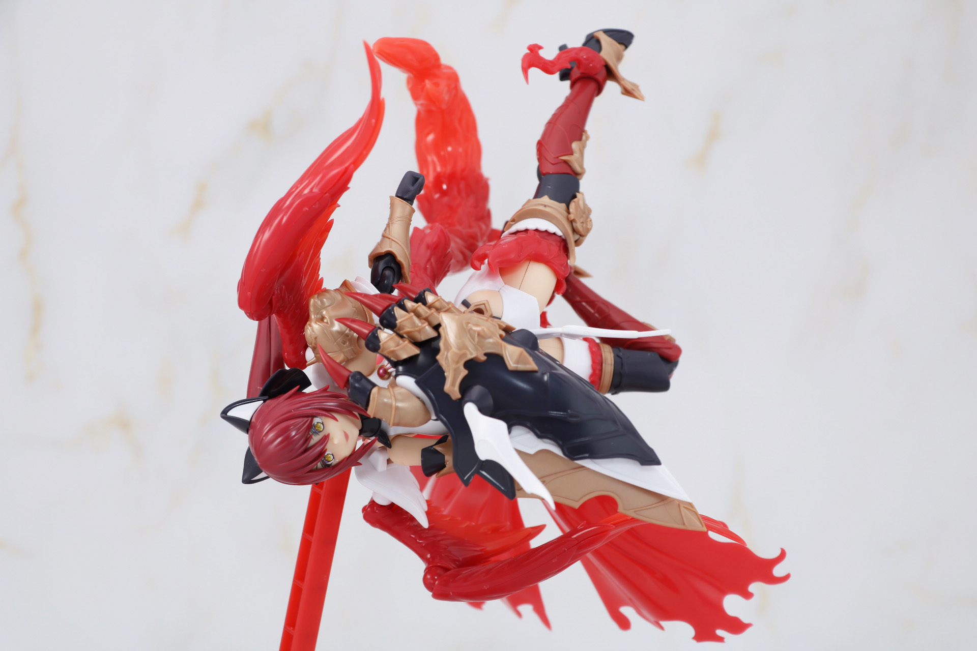 急降下アクションを表現したディスプレイ