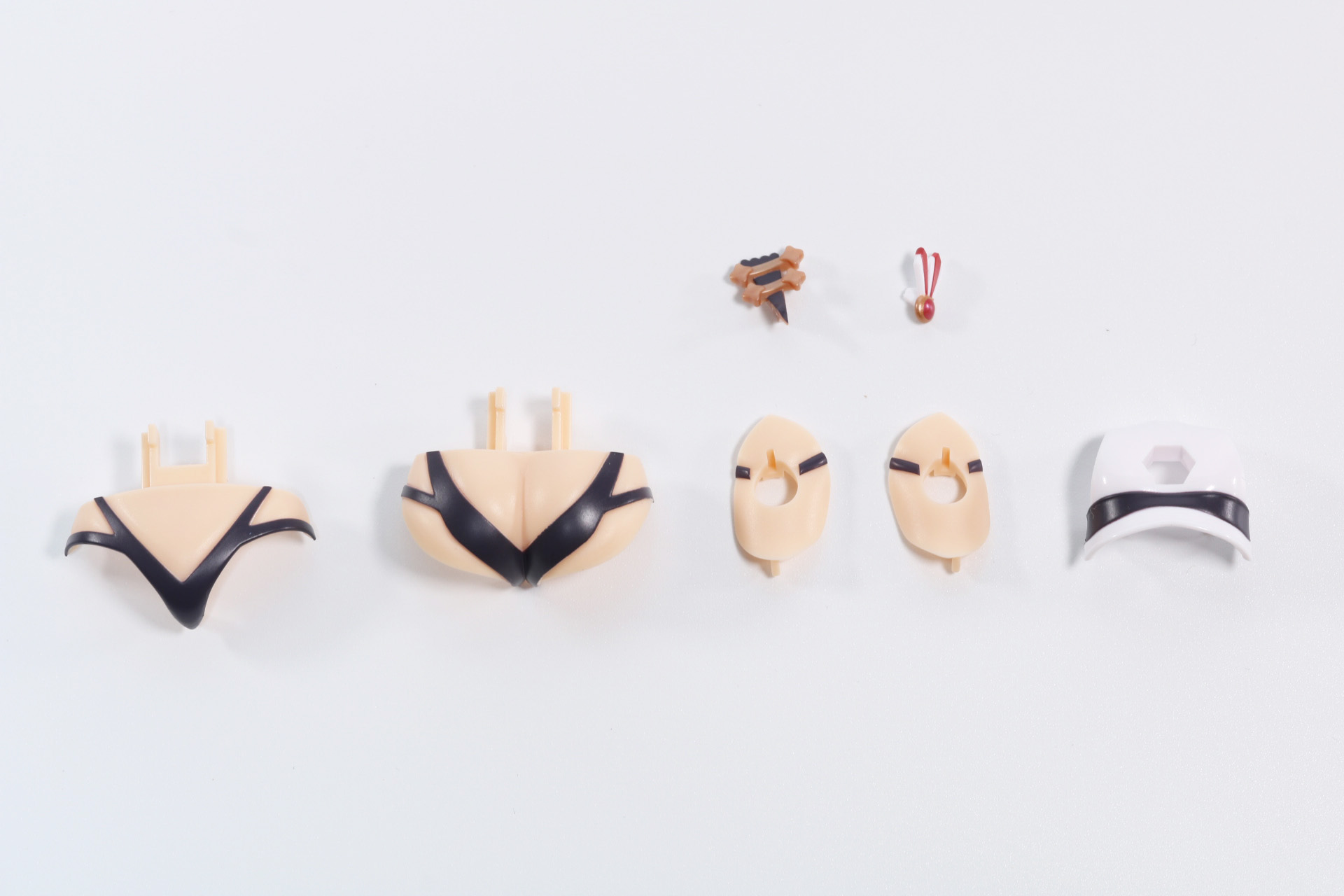 塗装済みパーツ、フェイスパーツ4種