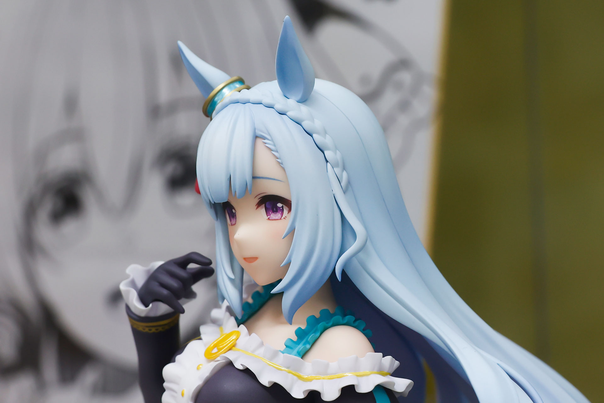 編み込まれた髪など細部もしっかり再現されている