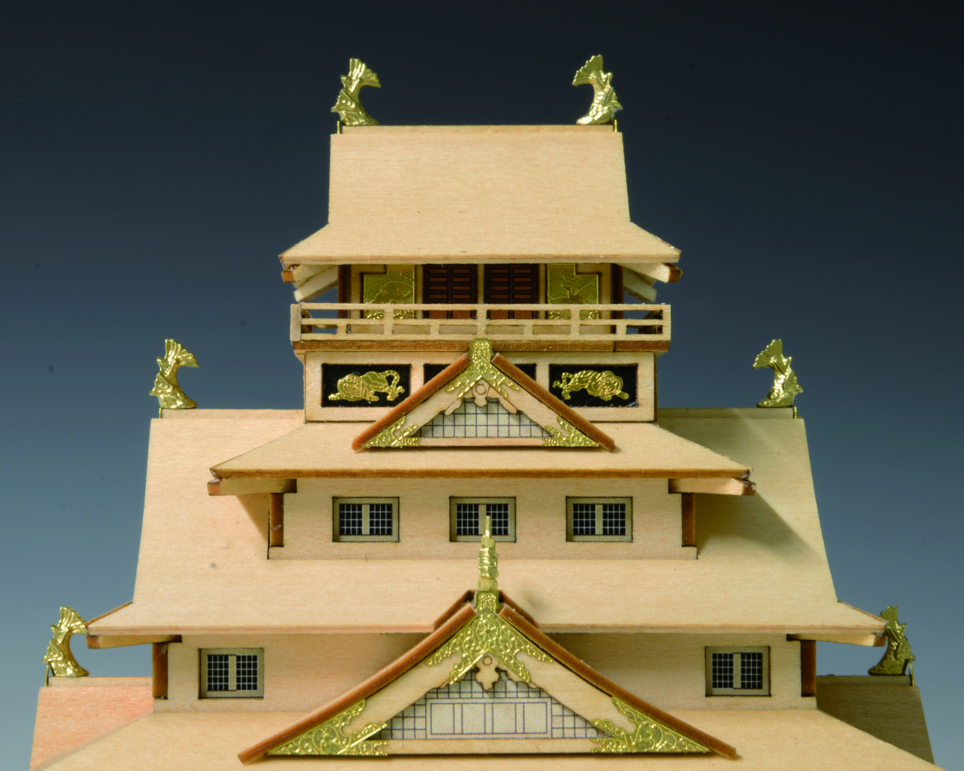 エッチングパーツで飾り付け