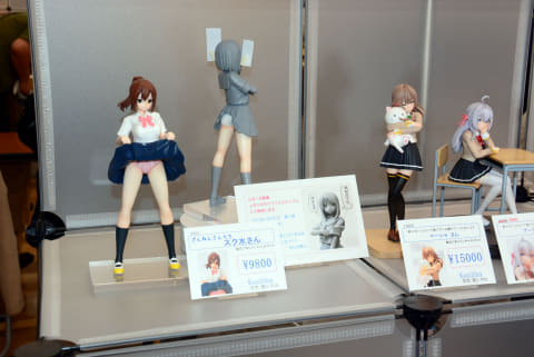 怪獣に美少女フィギュア、オブジェにソフビ、マスコット！ 「当日版権