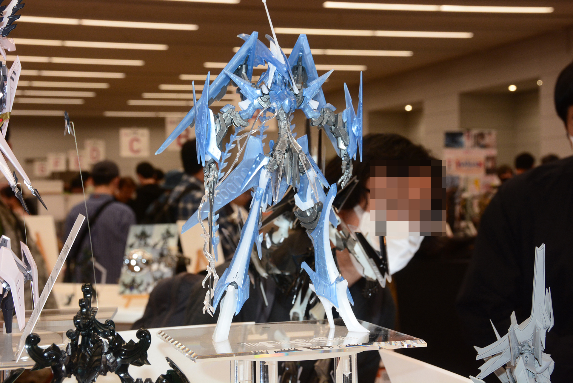 「VSMS 1/100 ゲートシオンマーク3 リッタージェット・破烈の人形」、会場では未塗装で組み立てたものを展示