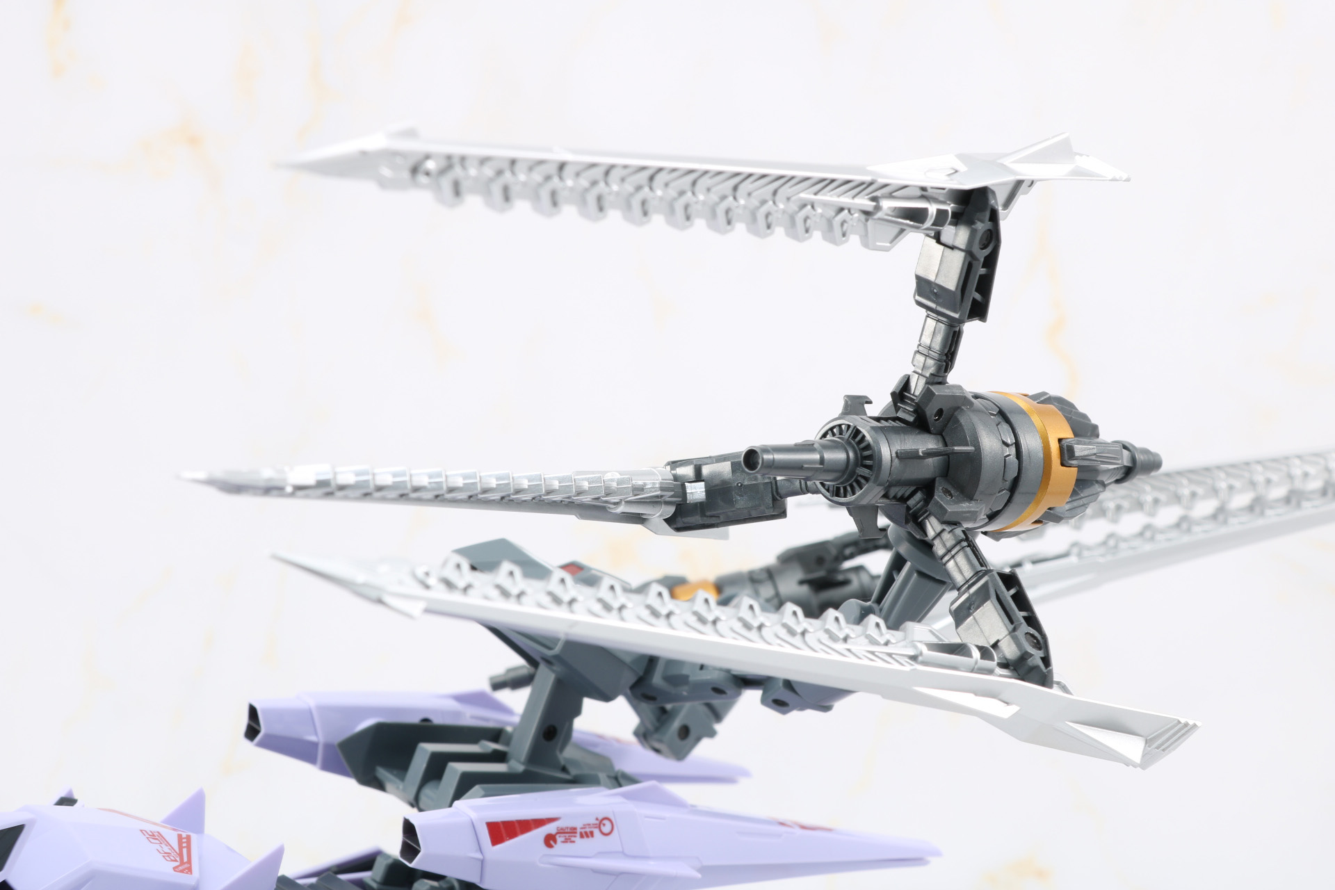 軸可動で挟むような可動もできる