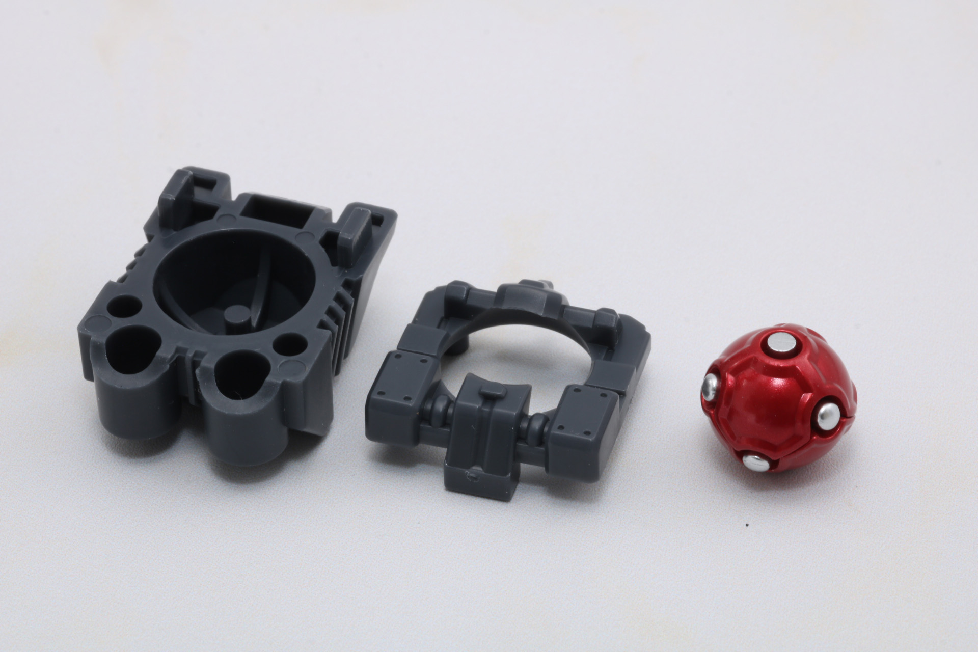 外装部分を外すことでゾイドコアを露出させることもできる