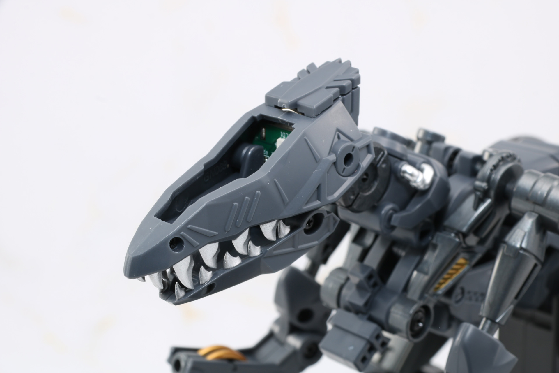 頭部のアーマー装着