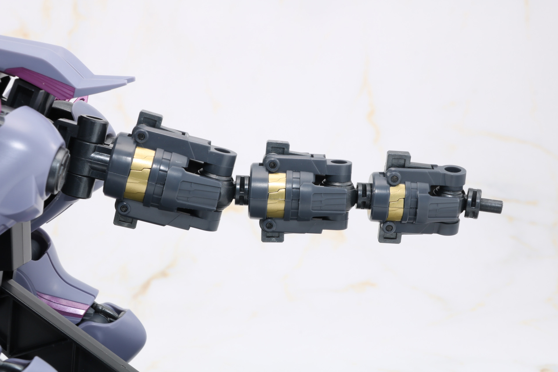 尻尾のアーマー装着