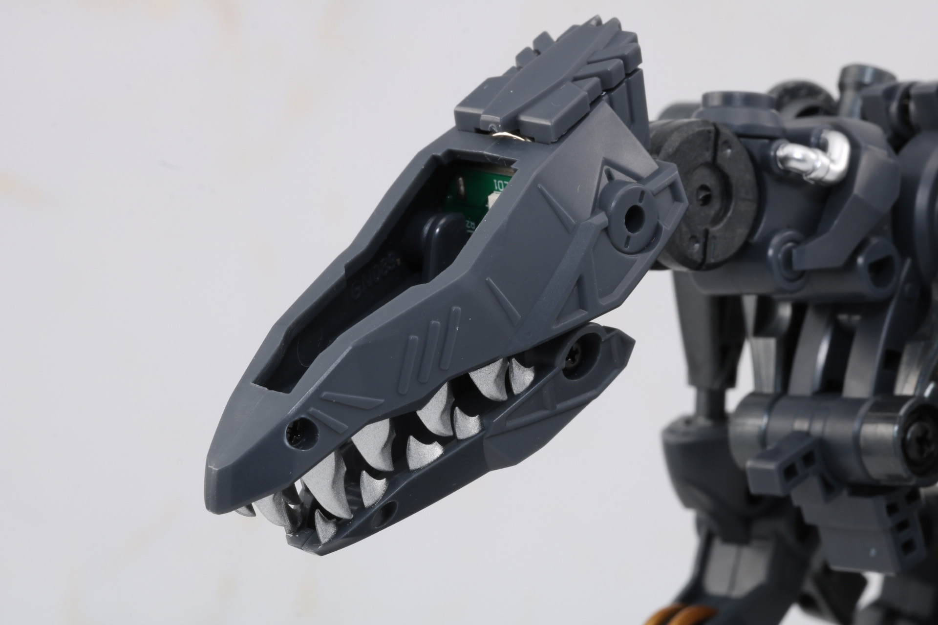 頭部のパーツ装着