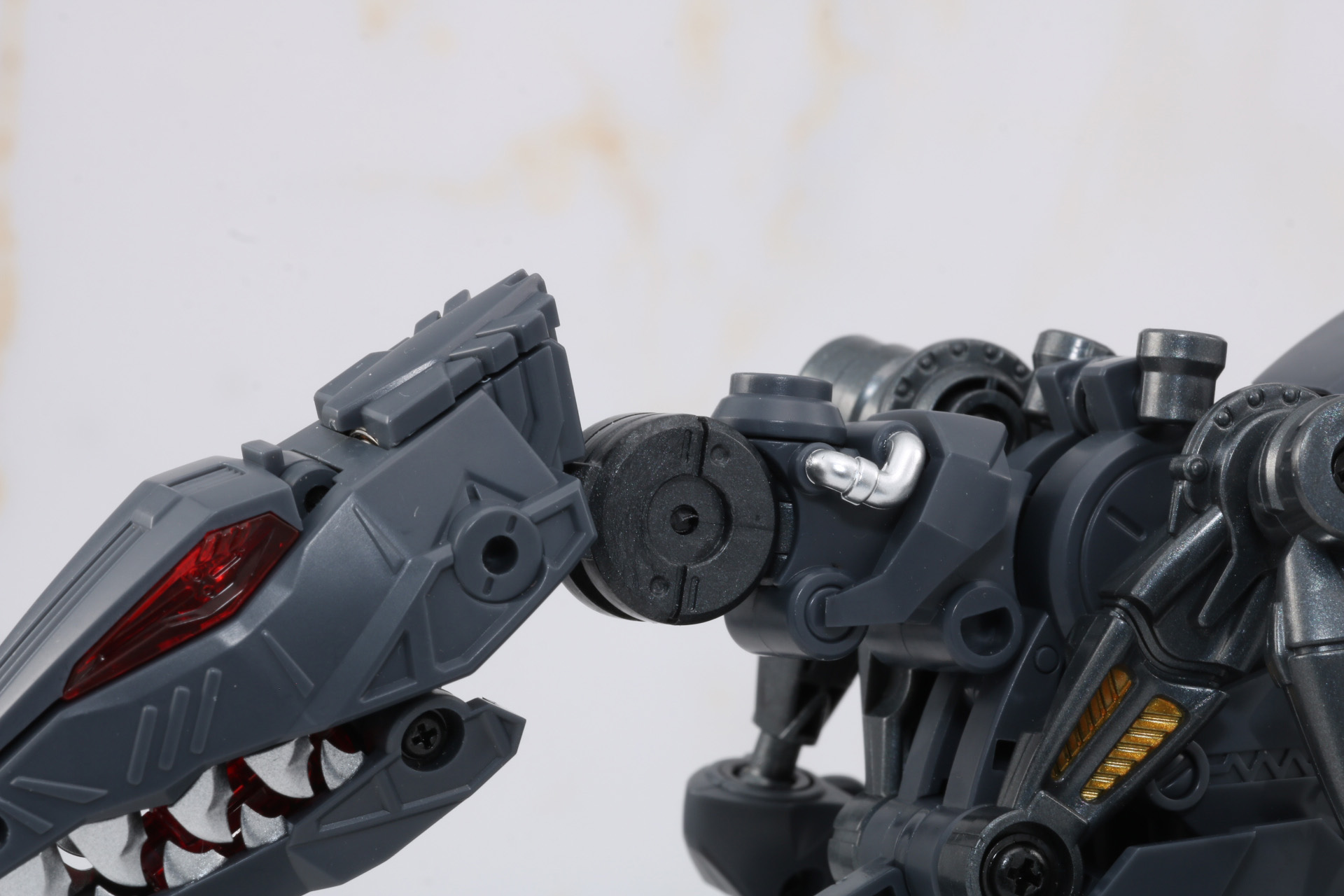 首周りのパーツ装着